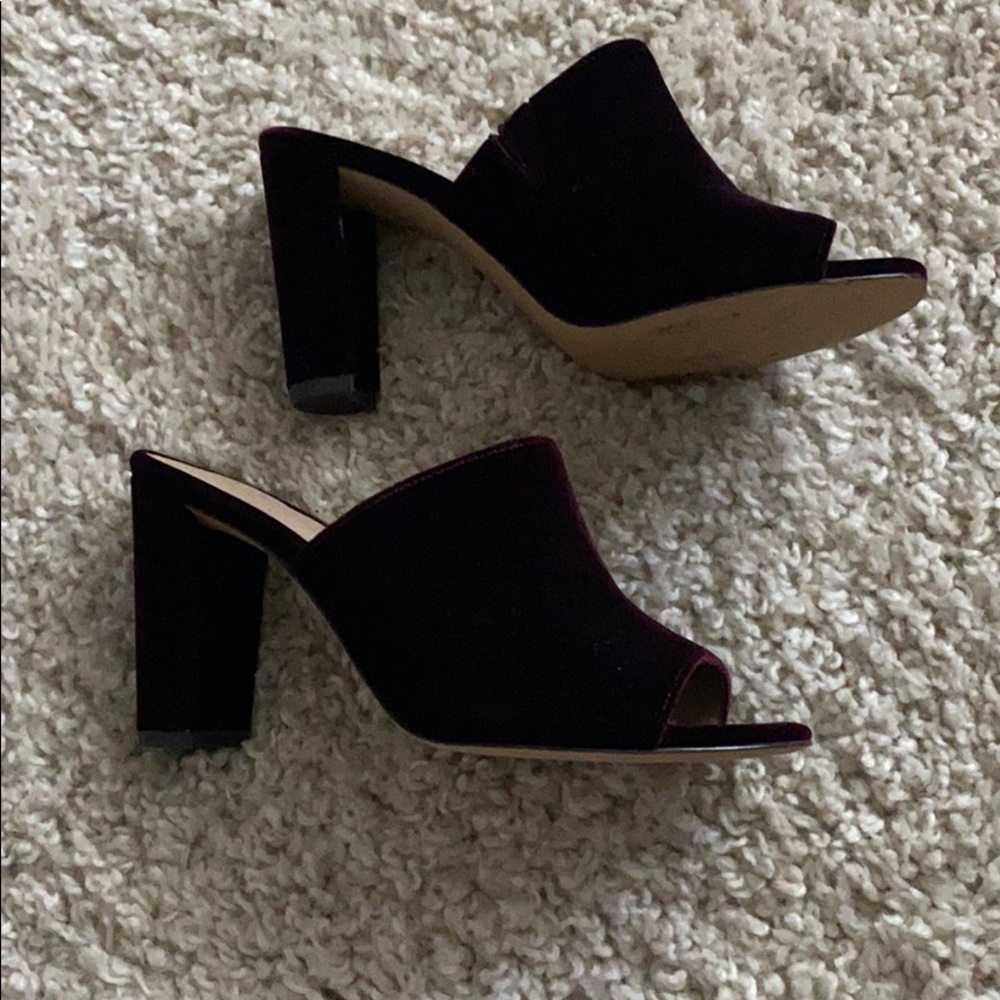 Shoes - Picture 2 of 4